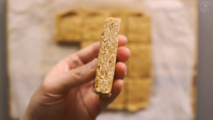 NO-BAKE OAT BARS